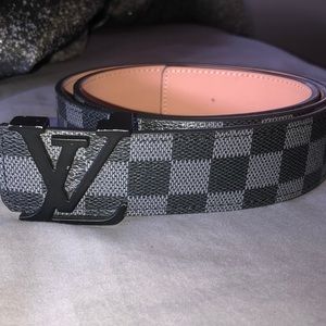 Louis Vuitton belt ( all black )